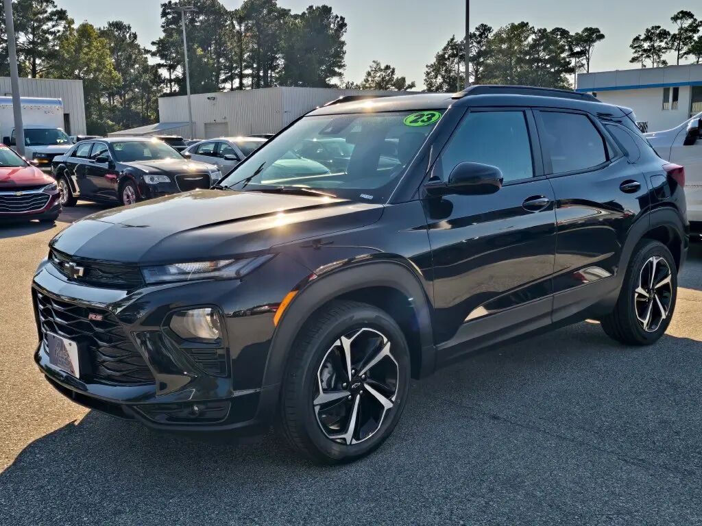 2023 Chevrolet Trailblazer RS — photo 1 of 13