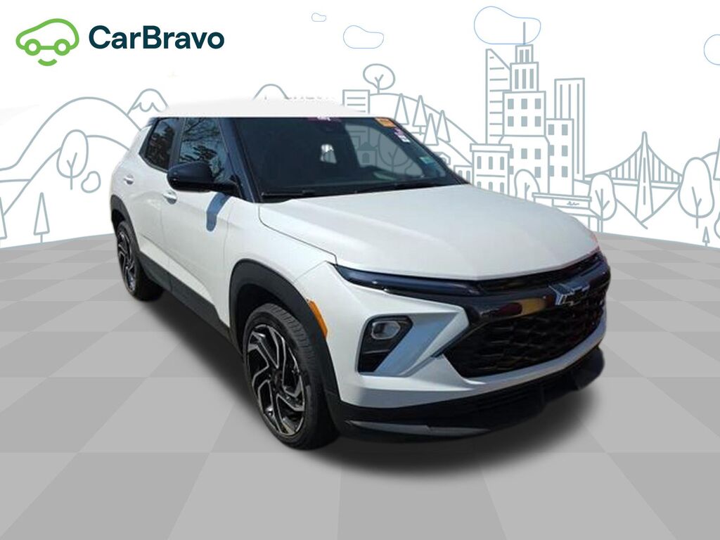 2025 Chevrolet Trailblazer RS — photo 1 of 3