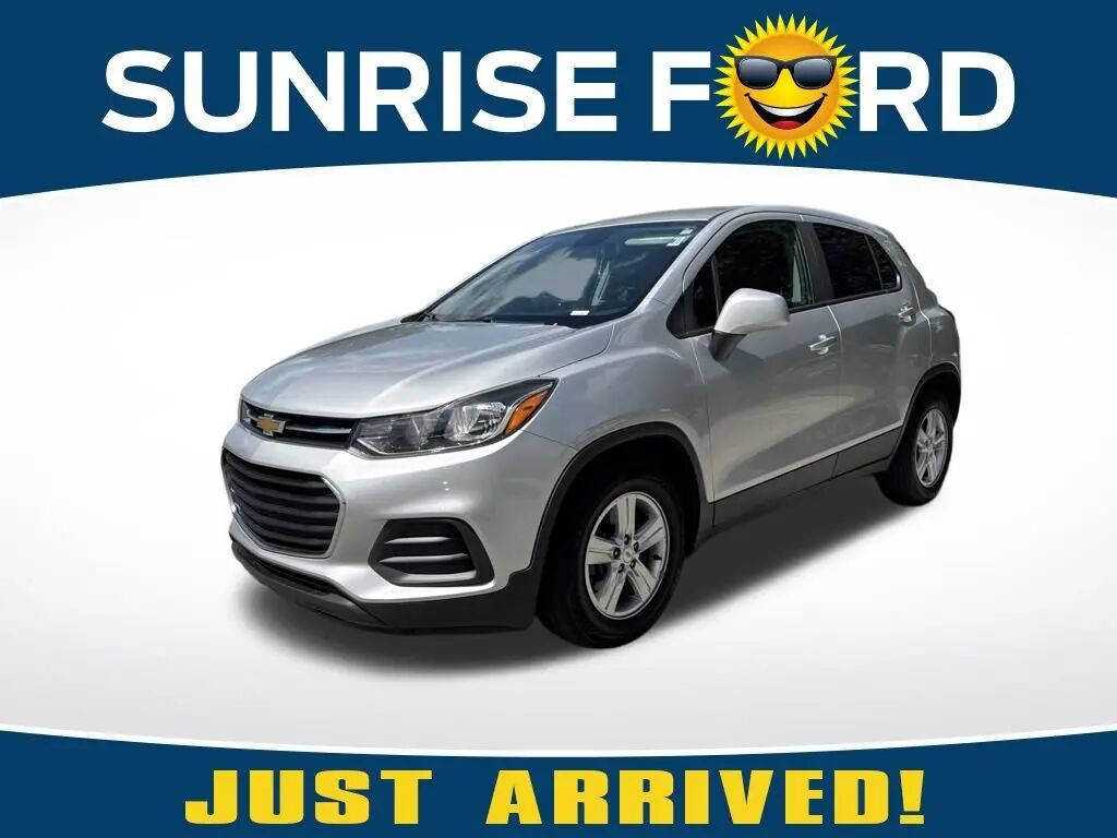 2020 Chevrolet Trax LS — photo 1 of 13