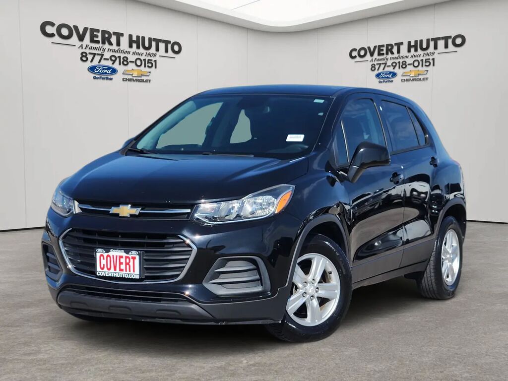 2020 Chevrolet Trax LS — photo 1 of 14