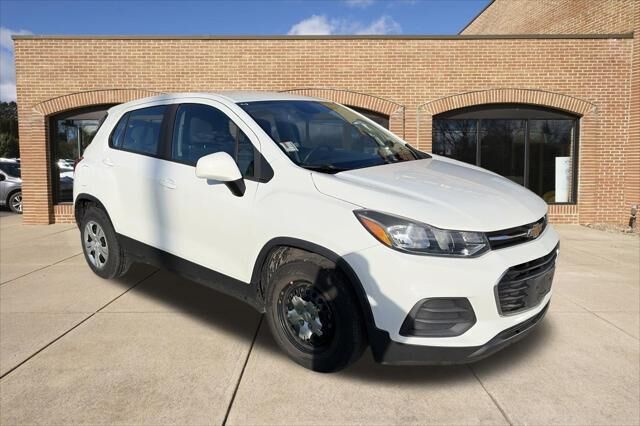 2018 Chevrolet Trax LS — photo 1 of 13