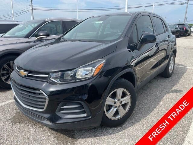 2020 Chevrolet Trax LS — photo 1 of 26