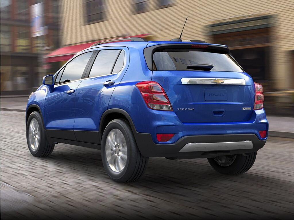 2020 Chevrolet Trax LS — photo 1 of 8