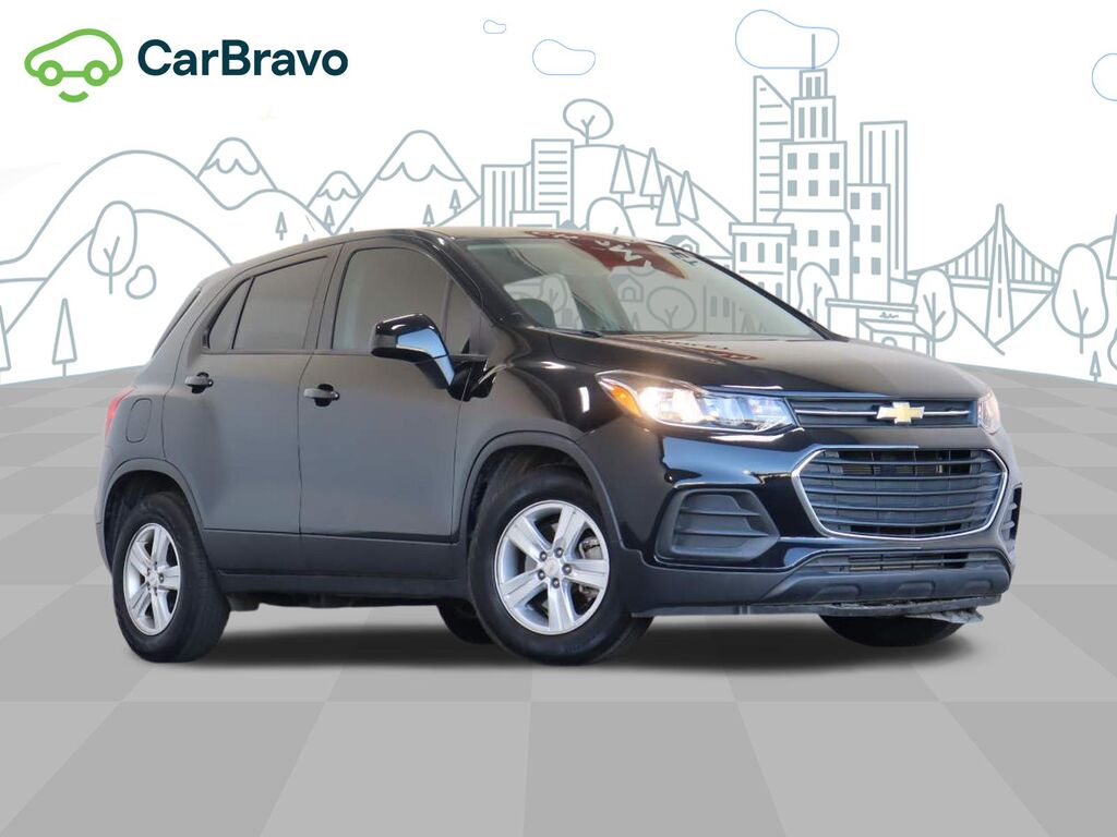 2022 Chevrolet Trax LS — photo 1 of 7