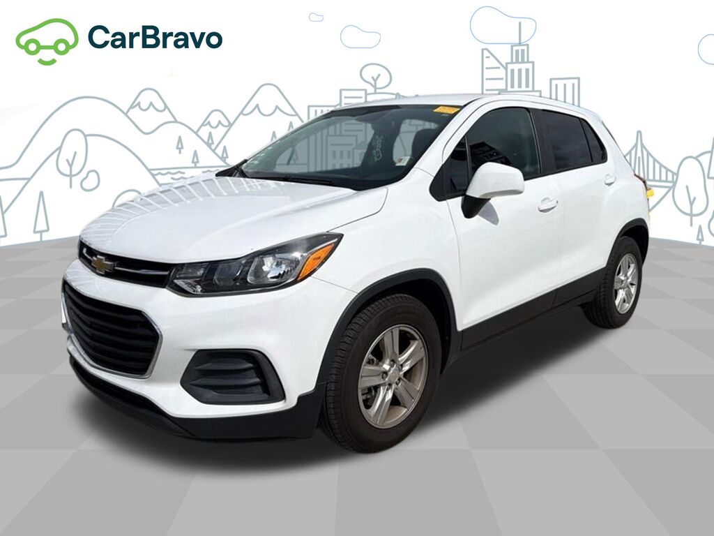 2022 Chevrolet Trax LS — photo 1 of 7