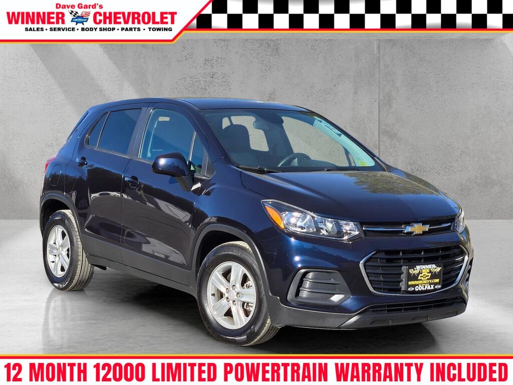 2022 Chevrolet Trax LS — photo 1 of 3