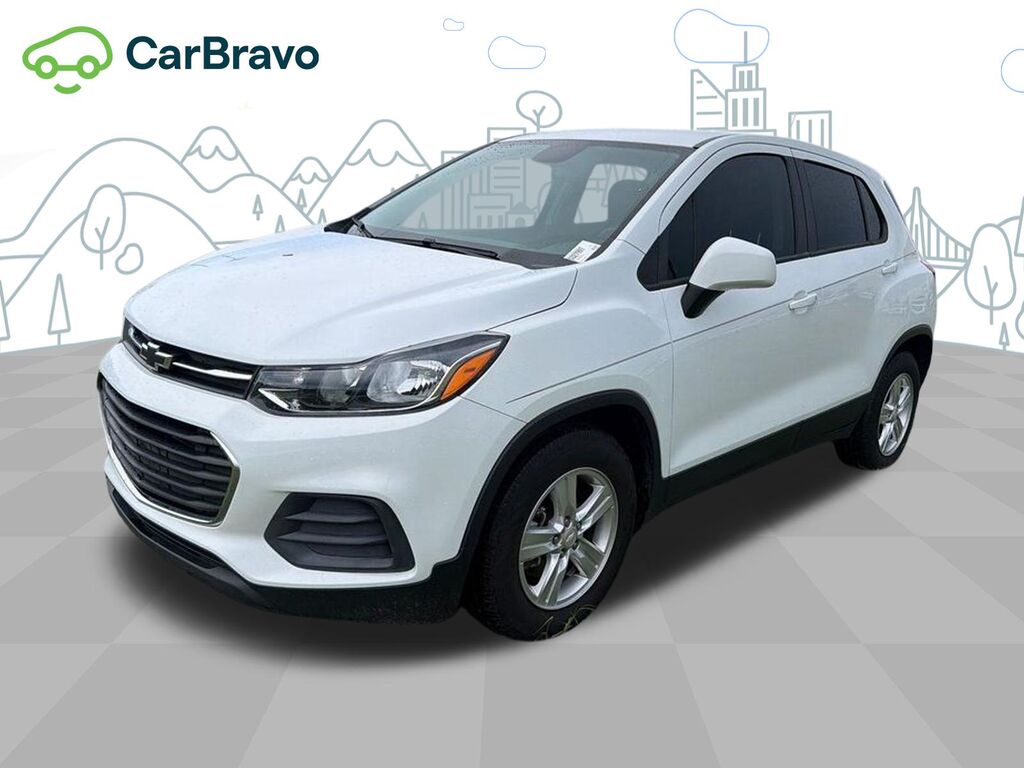 2022 Chevrolet Trax LS — photo 1 of 7