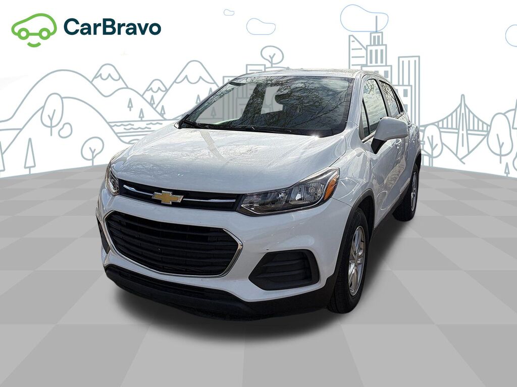 2022 Chevrolet Trax LS — photo 1 of 6