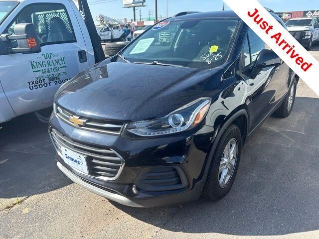 2021 Chevrolet Trax LT — photo 1 of 8