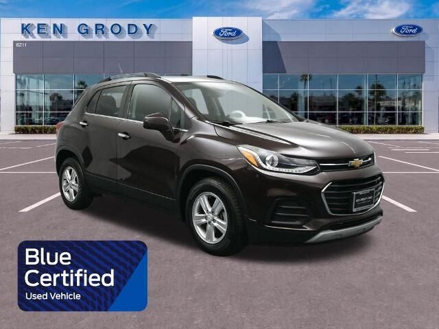 2020 Chevrolet Trax LT — photo 1 of 15