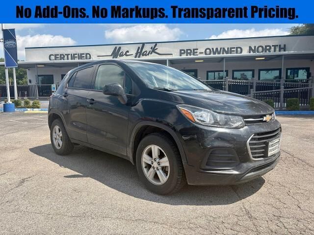 2022 Chevrolet Trax LS — photo 1 of 1