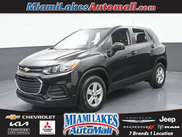 2022 Chevrolet Trax LS — photo 1 of 13