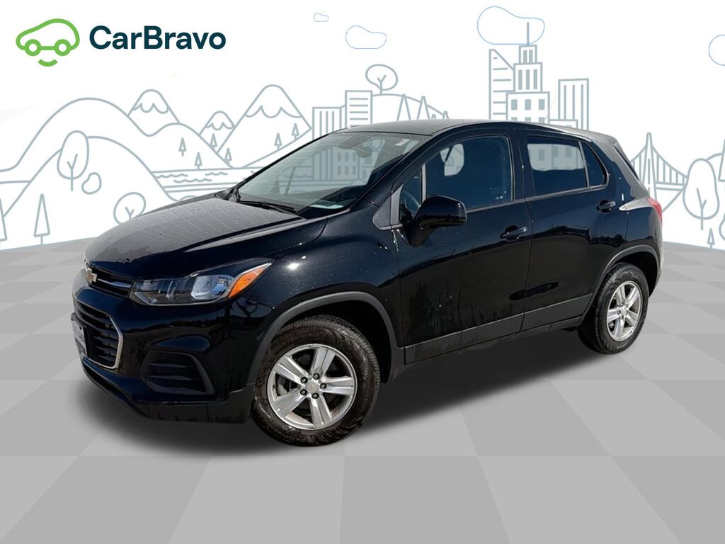 2022 Chevrolet Trax LS — photo 1 of 7