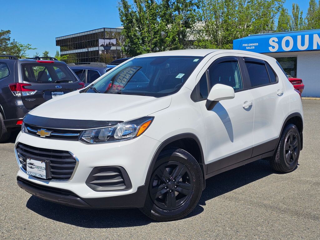 2022 Chevrolet Trax LS — photo 1 of 13
