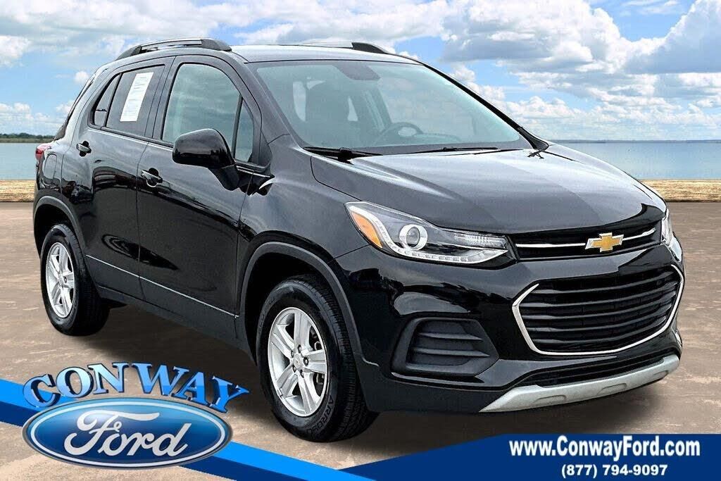 2022 Chevrolet Trax LT — photo 1 of 13