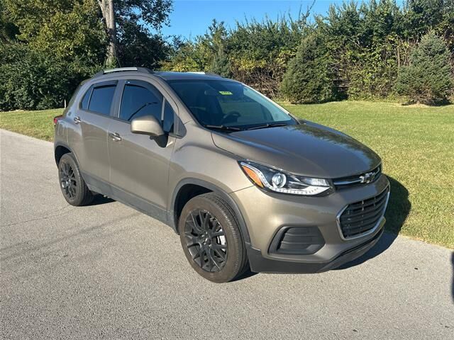 2022 Chevrolet Trax LT — photo 1 of 13