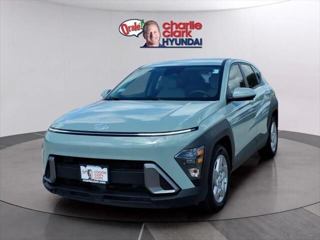2024 Hyundai KONA SE — photo 1 of 8