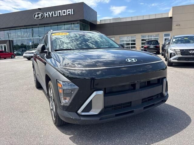 2025 Hyundai KONA SEL — photo 1 of 25