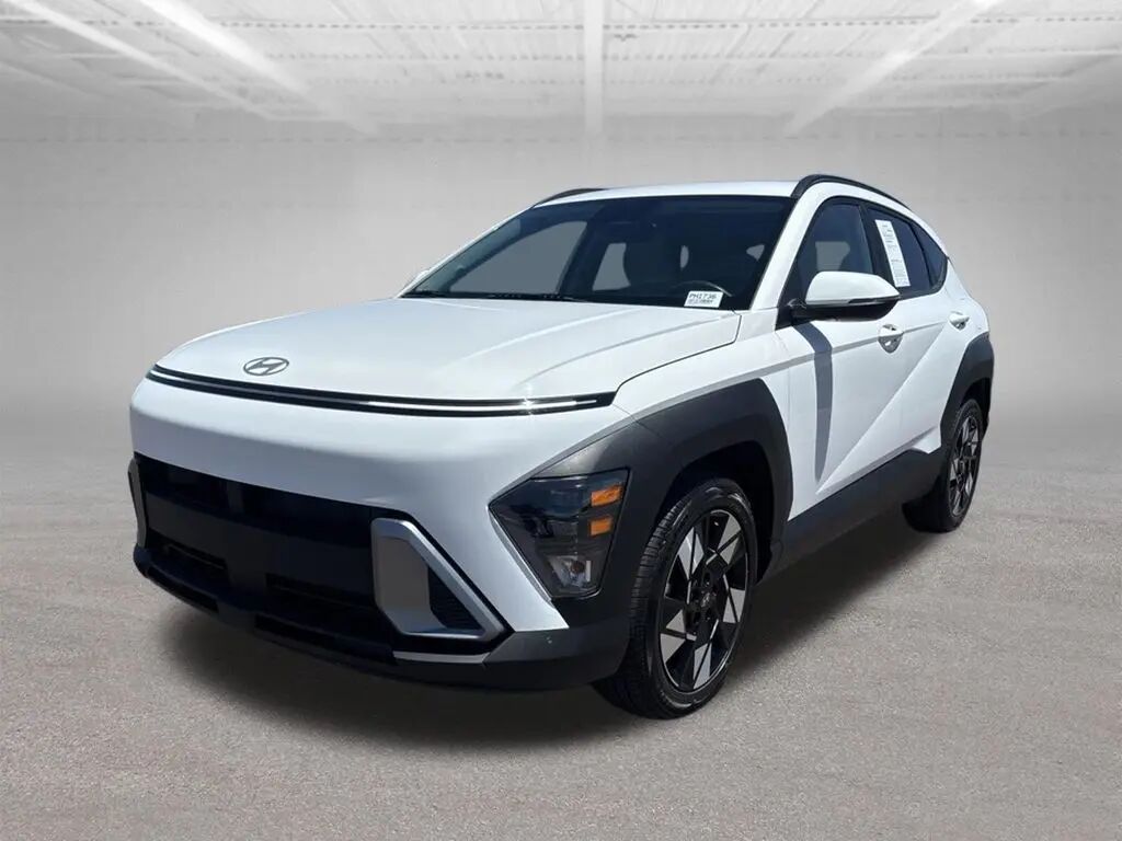 2025 Hyundai KONA SEL — photo 1 of 12