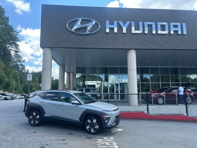 2025 Hyundai KONA SEL — photo 1 of 13