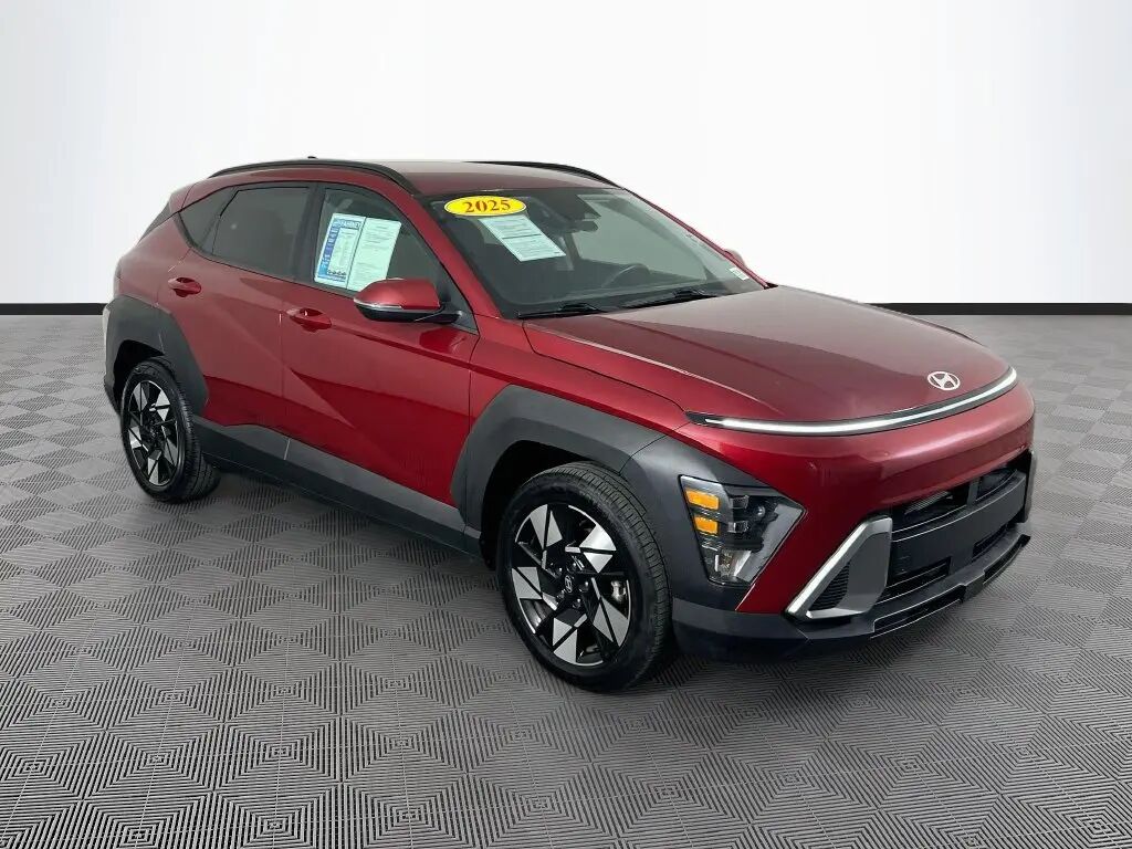 2025 Hyundai KONA SEL — photo 1 of 13