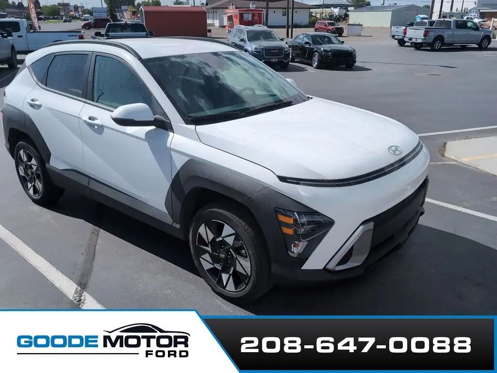 2025 Hyundai KONA SEL — photo 1 of 13