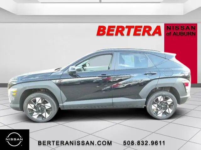 2025 Hyundai KONA SEL — photo 1 of 13