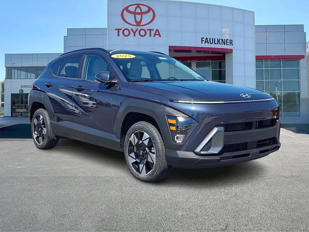 2025 Hyundai KONA SEL — photo 1 of 13