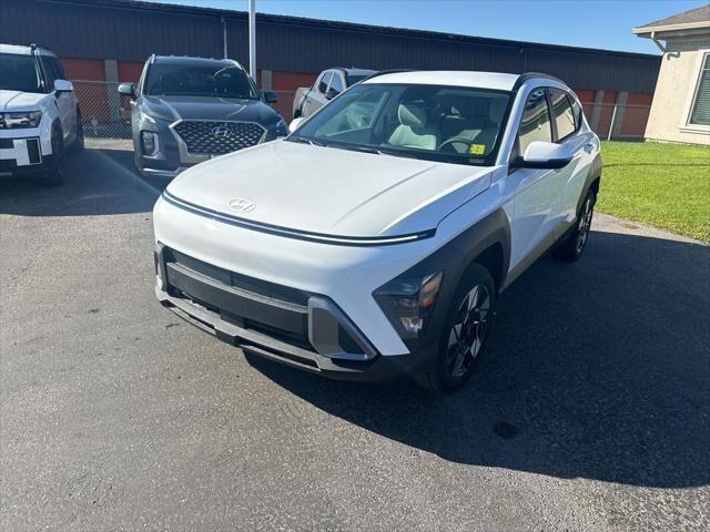 2025 Hyundai KONA SEL — photo 1 of 13