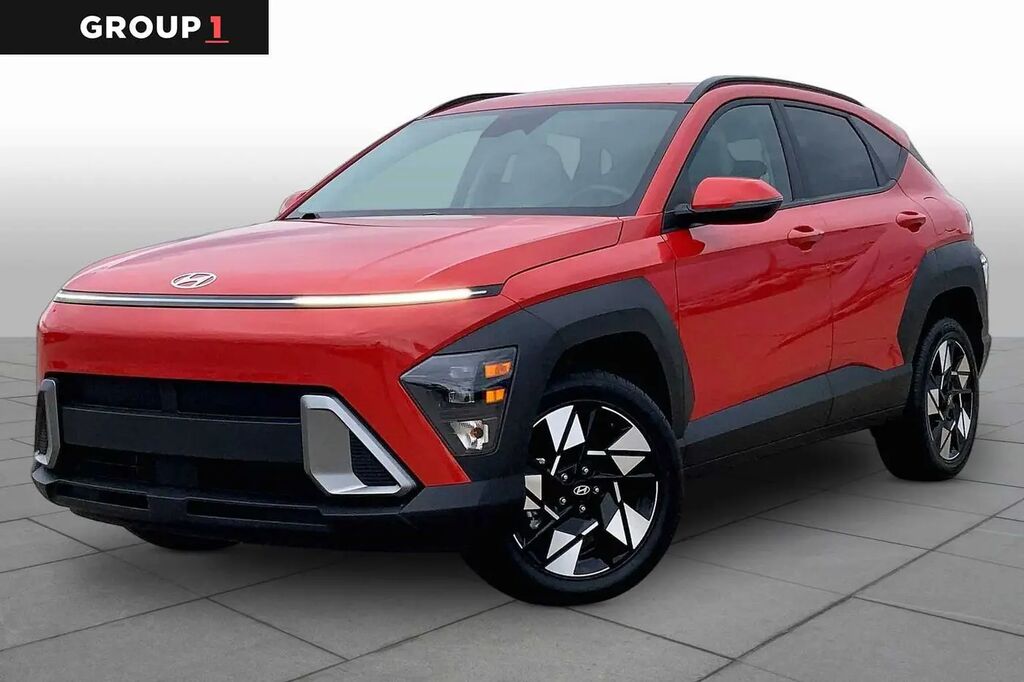 2025 Hyundai KONA SEL — photo 1 of 13