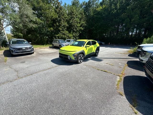 2025 Hyundai KONA SEL — photo 1 of 13