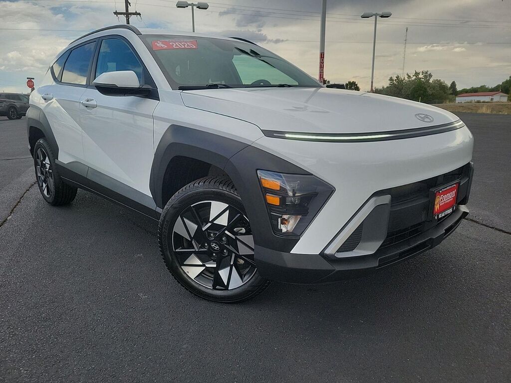 2025 Hyundai KONA SEL — photo 1 of 26