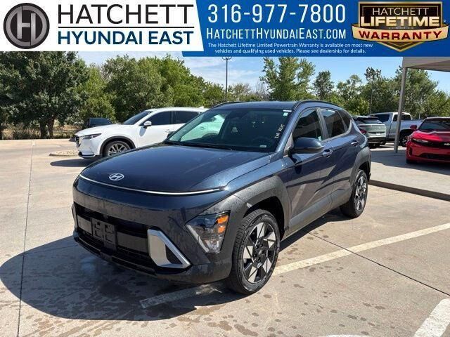 2025 Hyundai KONA SEL — photo 1 of 10