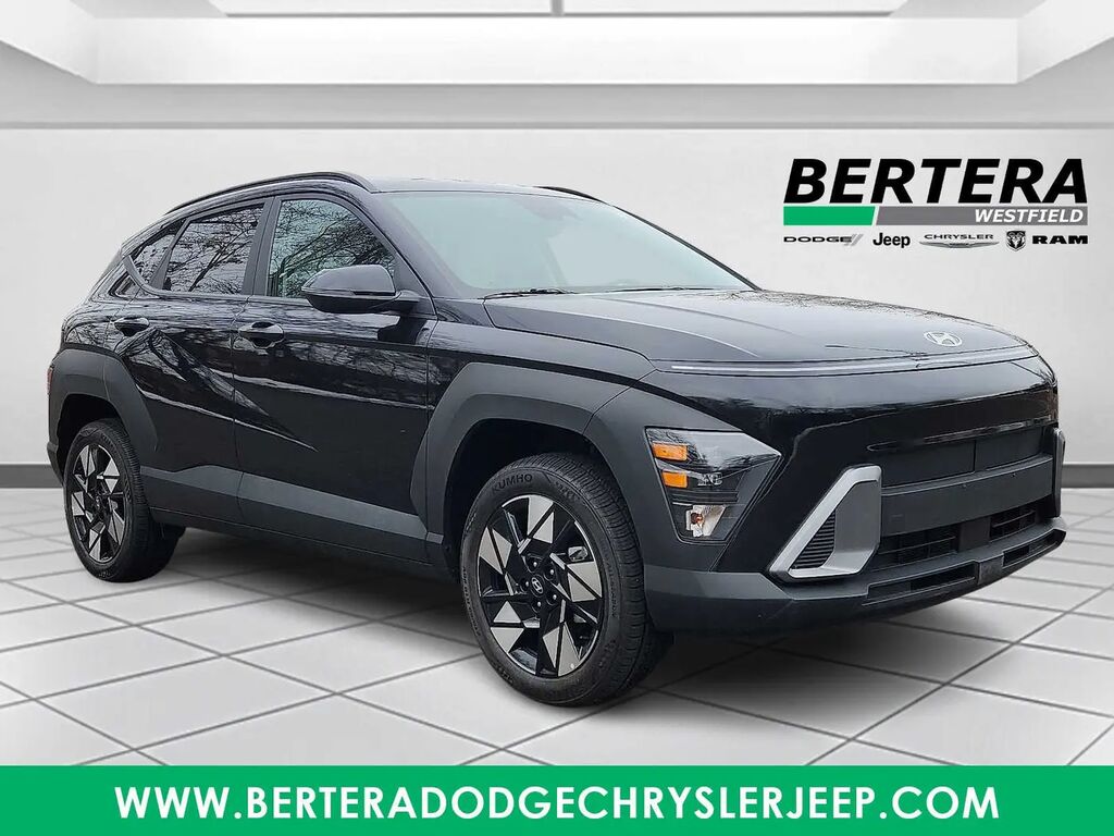 2025 Hyundai KONA SEL — photo 1 of 39