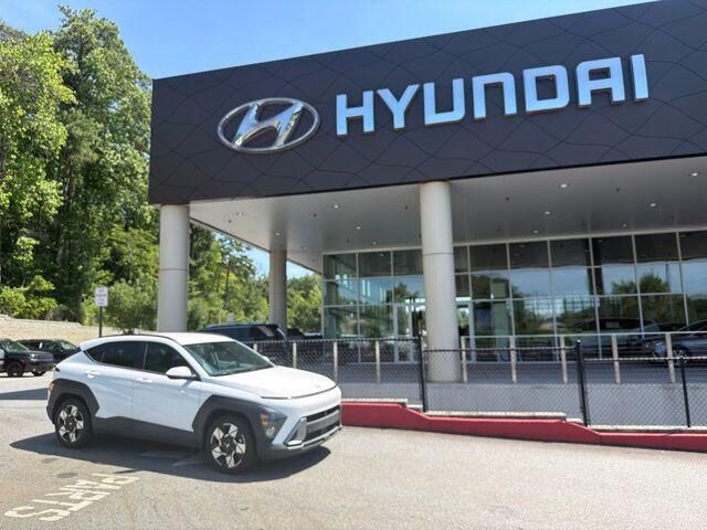 2025 Hyundai KONA SEL Convenience — photo 1 of 26
