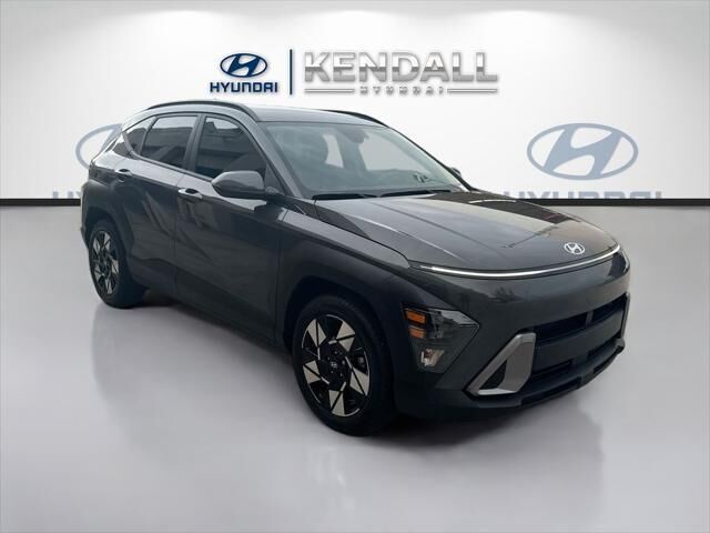 2025 Hyundai KONA SEL Convenience — photo 1 of 13