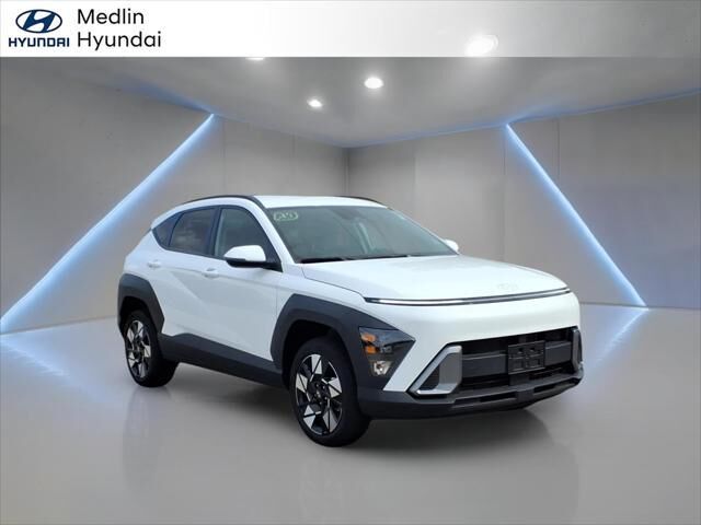 2025 Hyundai KONA SEL Convenience — photo 1 of 13