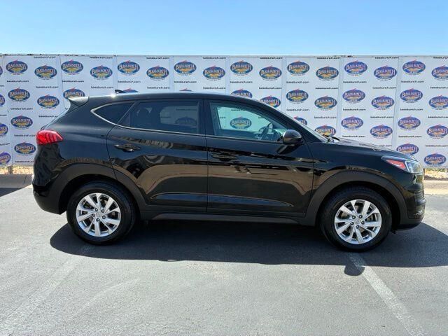 2021 Hyundai TUCSON SE