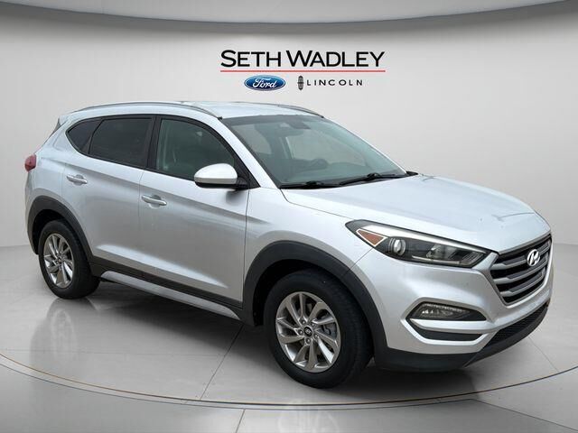 2018 Hyundai TUCSON SE — photo 1 of 13