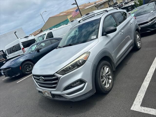 2017 Hyundai TUCSON SE — photo 1 of 13