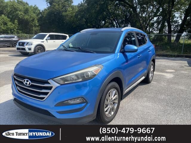 2017 Hyundai TUCSON SE — photo 1 of 3