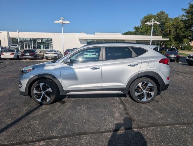 2017 Hyundai TUCSON Limited — photo 1 of 13