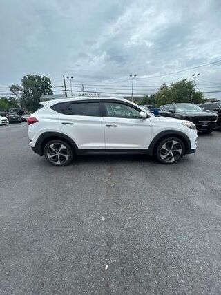 2016 Hyundai TUCSON Limited — photo 1 of 3