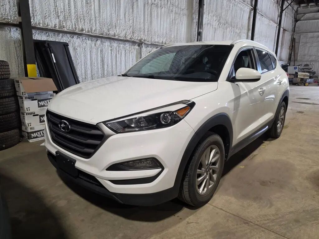 2016 Hyundai TUCSON SE — photo 1 of 20