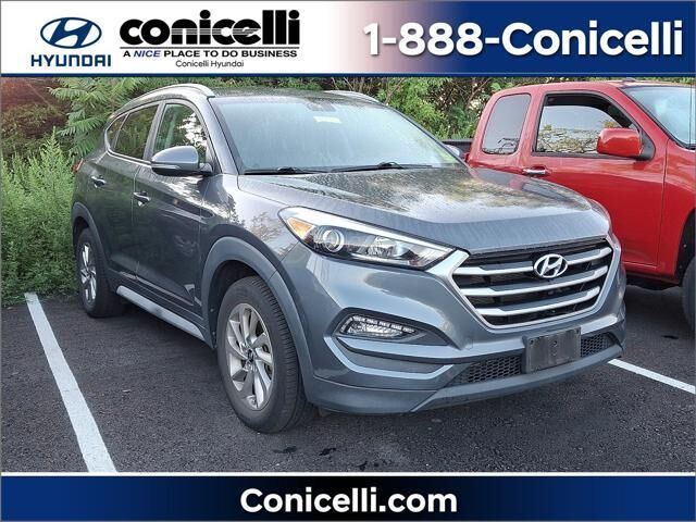 2017 Hyundai TUCSON SE Plus — photo 1 of 4