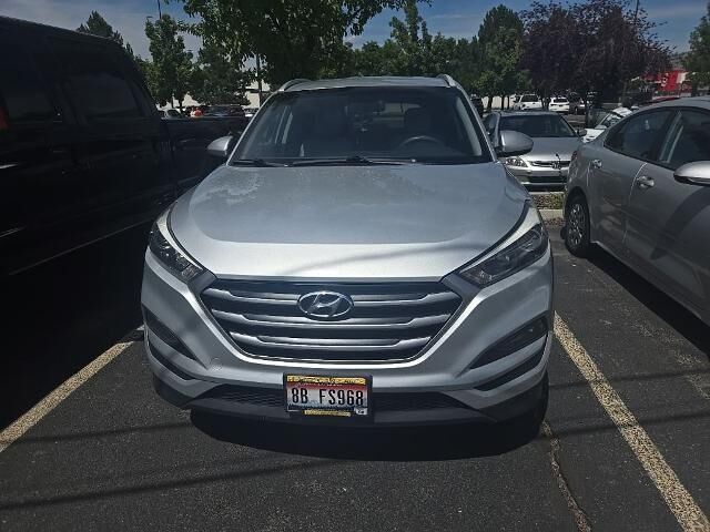2018 Hyundai TUCSON SE — photo 1 of 26