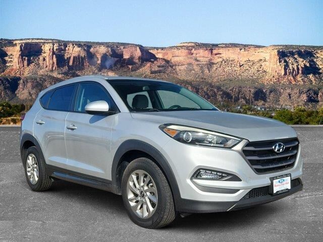 2016 Hyundai TUCSON SE — photo 1 of 27