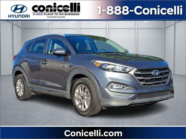 2016 Hyundai TUCSON SE — photo 1 of 17