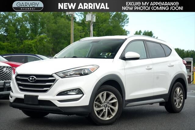2017 Hyundai TUCSON SE — photo 1 of 41