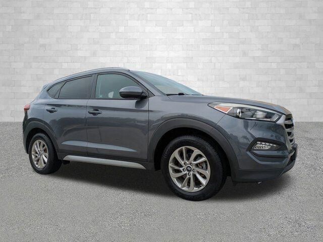 2017 Hyundai TUCSON SE — photo 1 of 13
